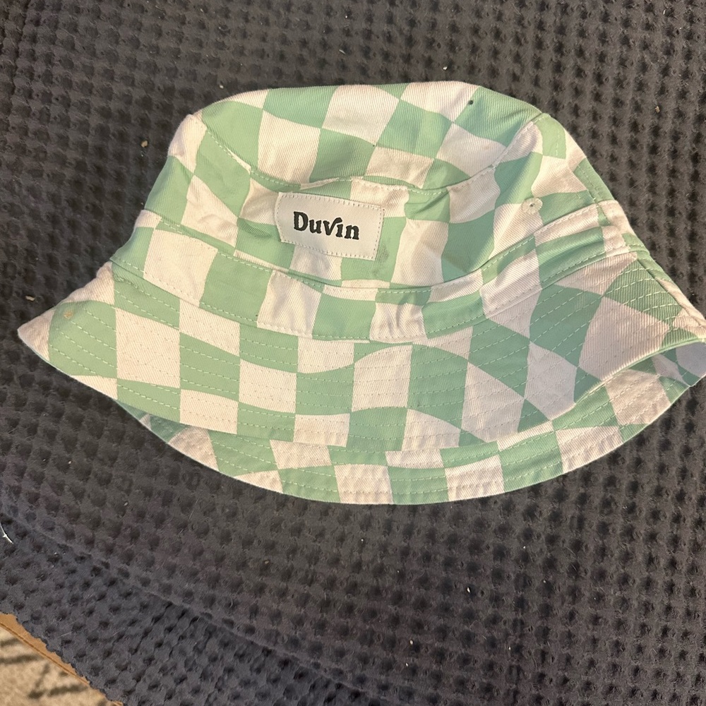 Duvin Wavy Checkerboard Bucket Hat